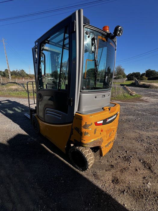 "Máquina " Empilhador Elétrico jungheinrich