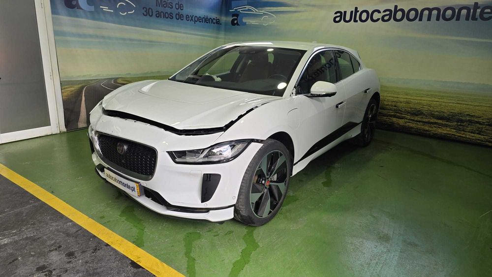 Jaguar I-Pace EV400 AWD  -  Salvado