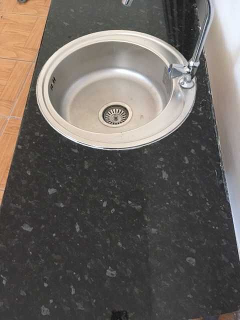 Estrutura de banca lavável com pio e torneira em inox