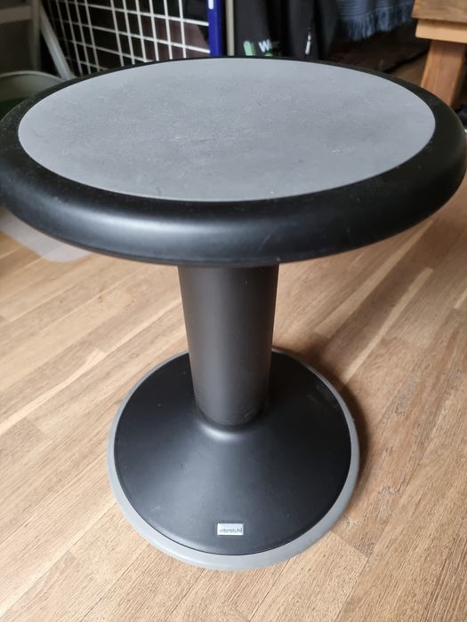 Taboret balansujący Interstuhl ergonomiczny hokker active sitting czarny