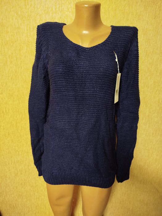 Продам свитер женский.