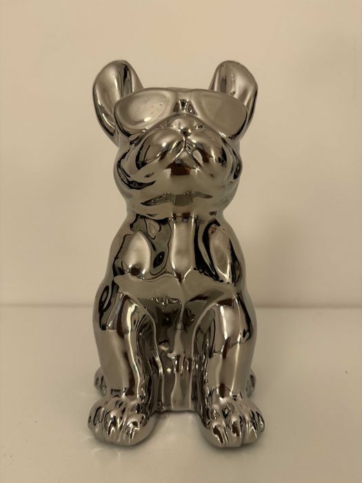 Skarbonka buldog francuski – srebrna, ceramiczna, 22 cm