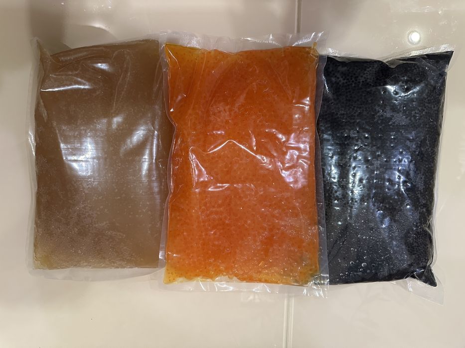 Икра красная и черная, щуки