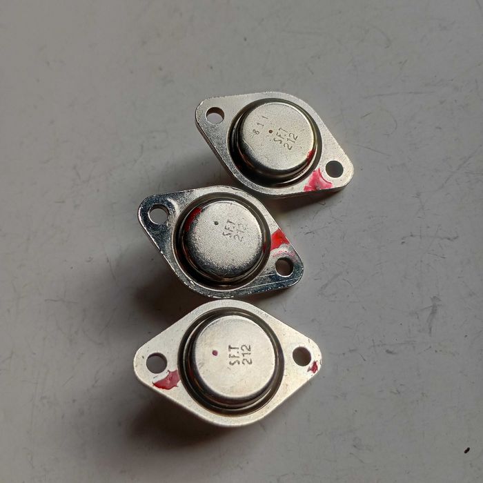 Tranzystor SFT 212 3szt.