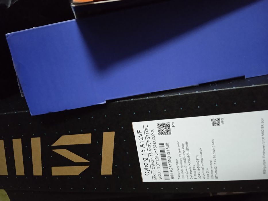 Laptop MSI cyborg RTX 4060 I7