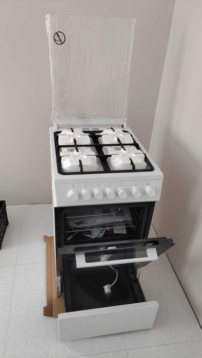 Кухонна плита комбінована BEKO FSET52130GW