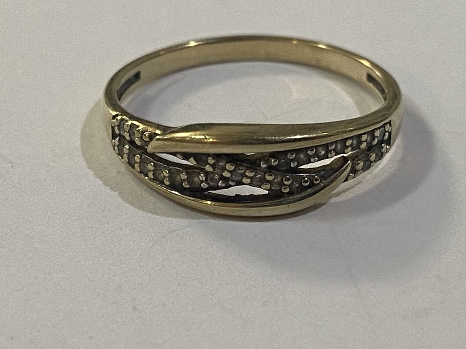 Pierścionek złoty 333 z cyrkoniami