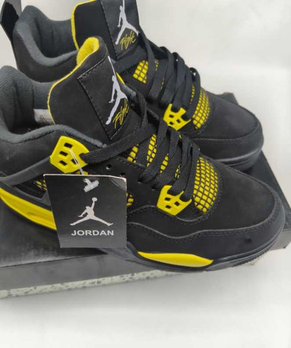 Air Jordan 4 "Thunder" EU 38