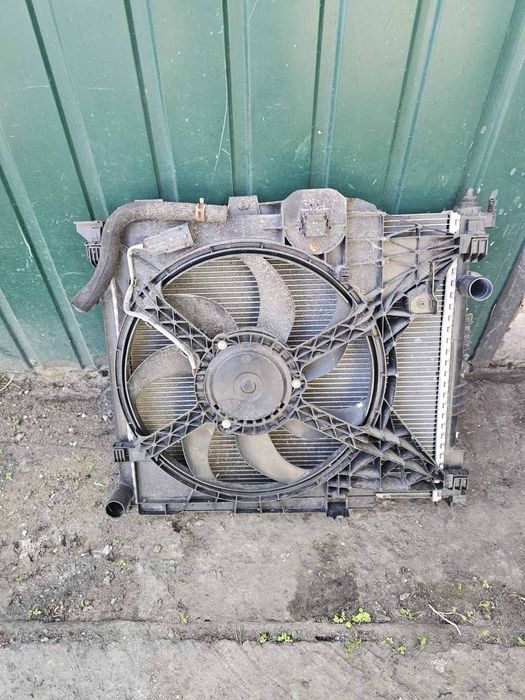 радіатор охолодження, інтеркуллер Nissan N200