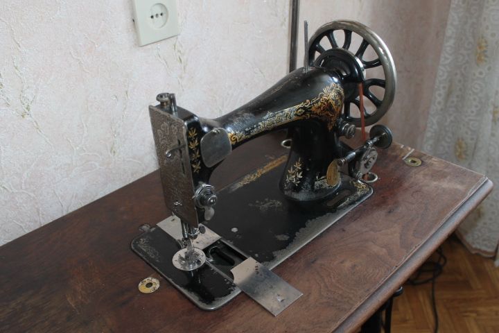 Антикварная швейная машинка Singer 1906 год