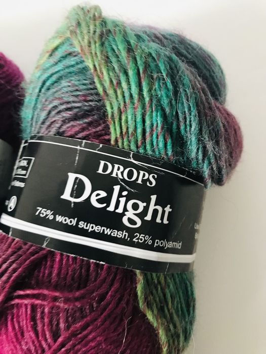 Włóczka - Wełna 75%, Poliamid. 50g - ok. 175m Cena/2 Motki