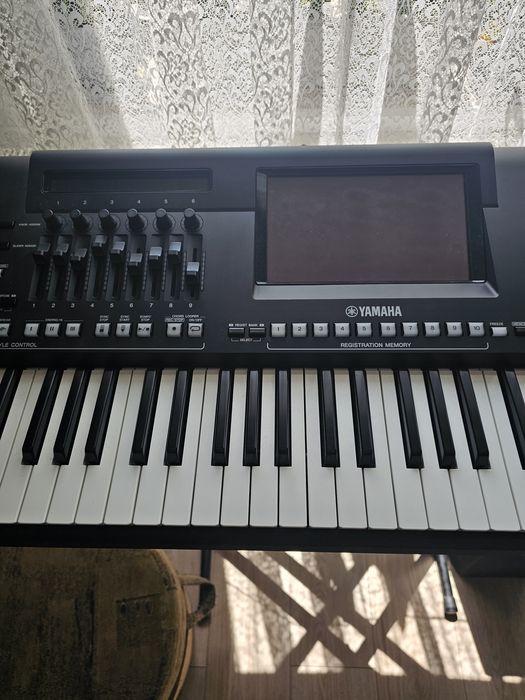 Yamaha genos2 keyboard