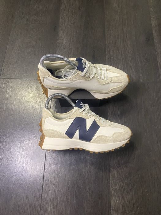 New Balance 327