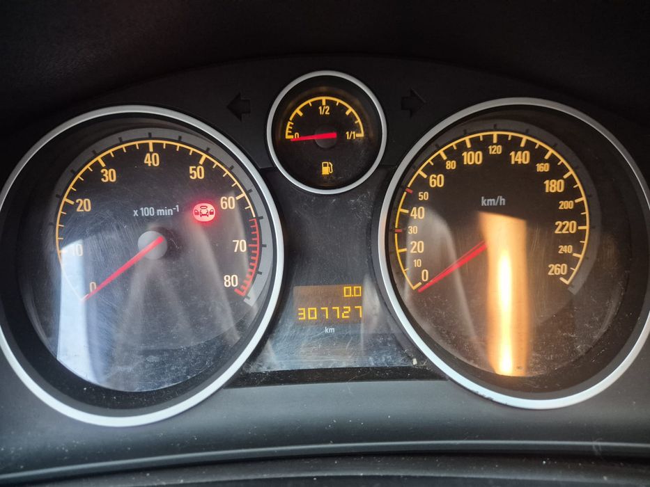Opel astra H kombi 2005r do naprawy sterownik silnika