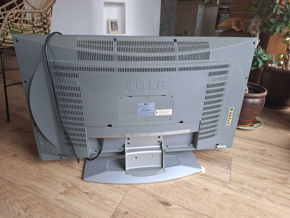 telewizor LG 32 cale RZ-32LZ55