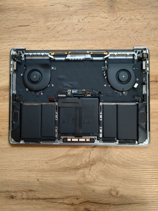 Топкейс MacBook Pro A1989 кольору Space gray без материнської плати