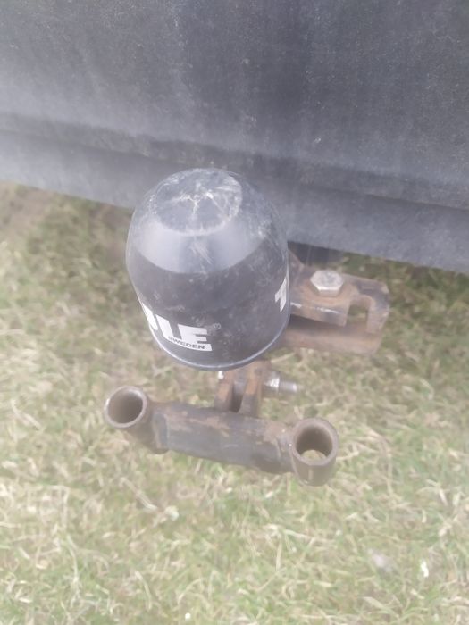 Кріплення велобагажника до фаркопа авто та підніжка велосипеда