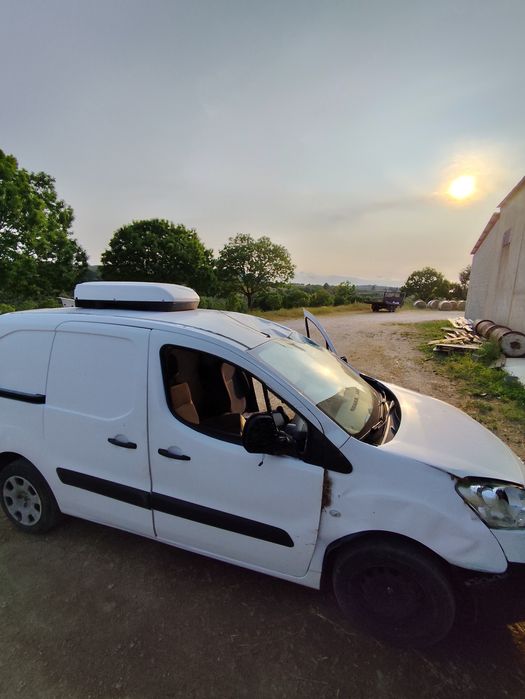 Peugeot Partner Frio acidentada
