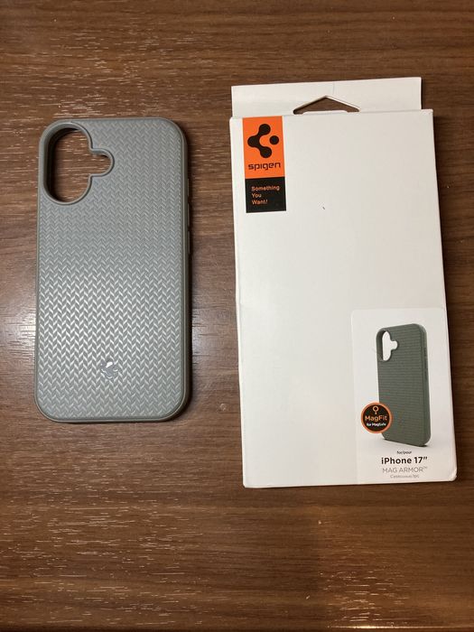 Чохол Spigen Magsafe для iPhone 17