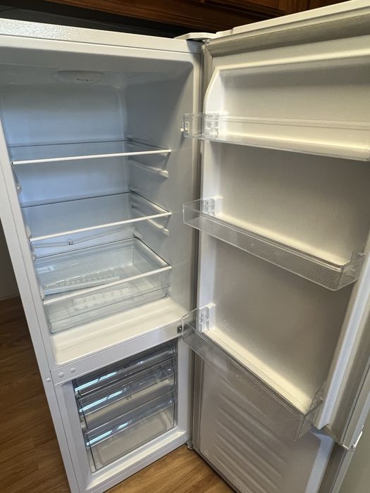 Frigorifico Combinado KUNFT KC9134 WH- 143cm 175L Branco- com garantia