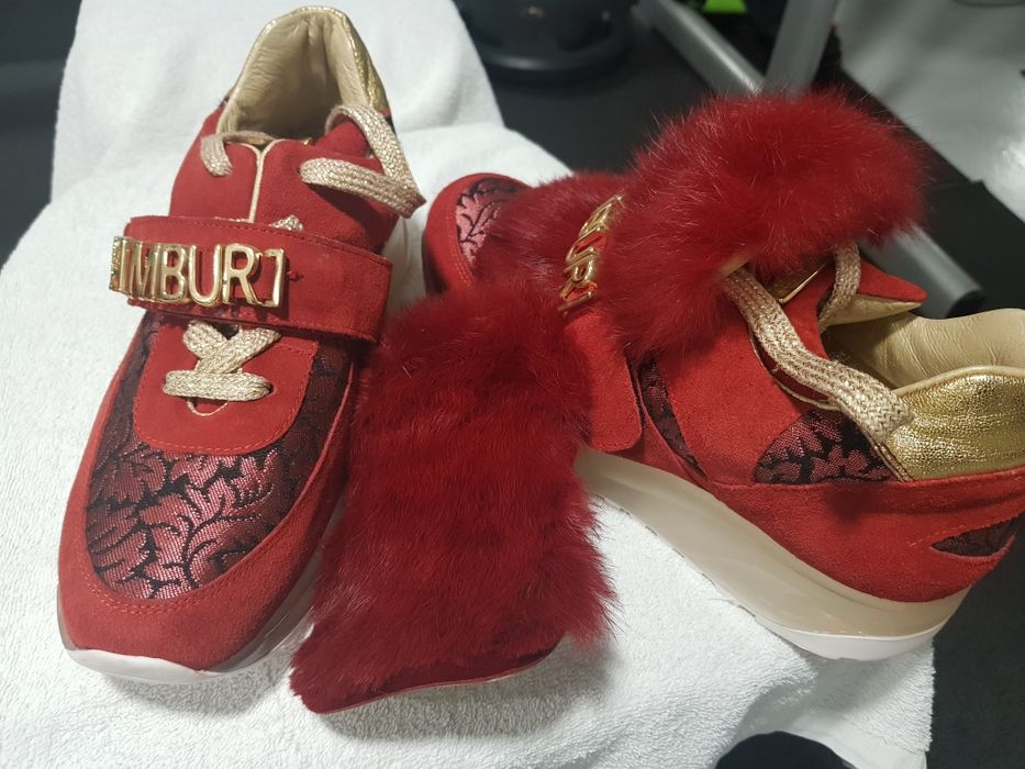 Tênis Babmuri novos com pele de coelho