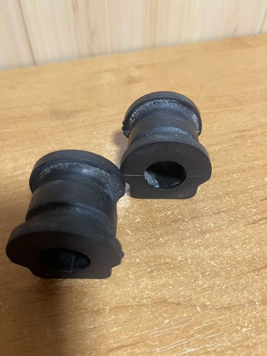 Втулки стабилизатора Skoda Fabia 1, VW Polo sedan