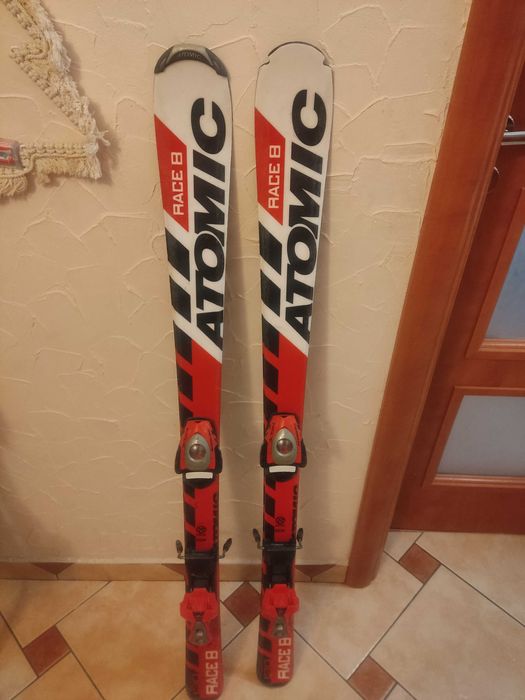 Narty juniorskie _dziecięce Atomic Race 8 130cm