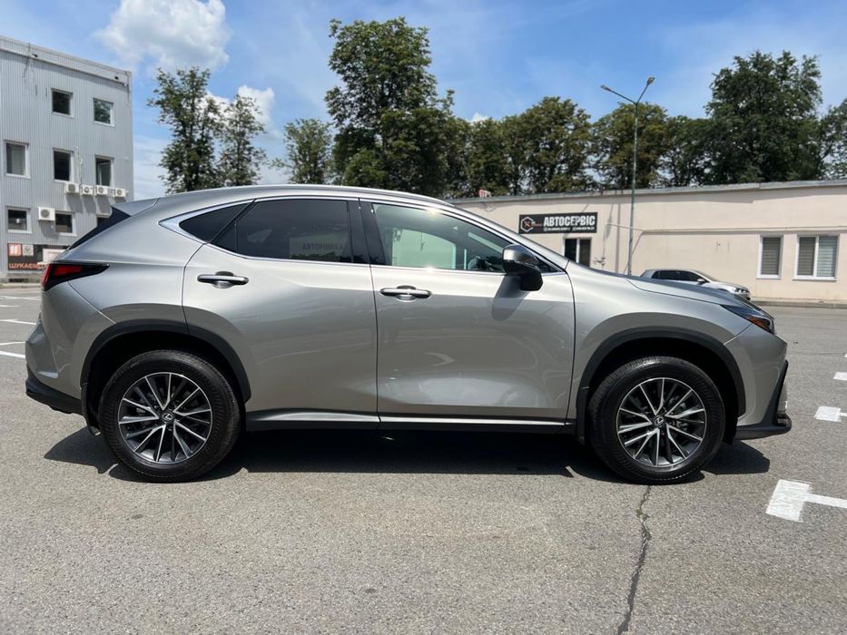 Продам машину лексус NX 250
