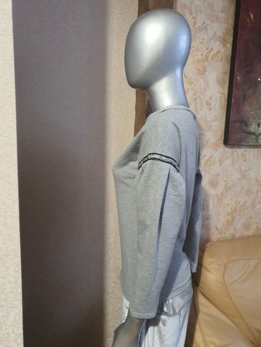 Кофта жіноча , розмір 44.