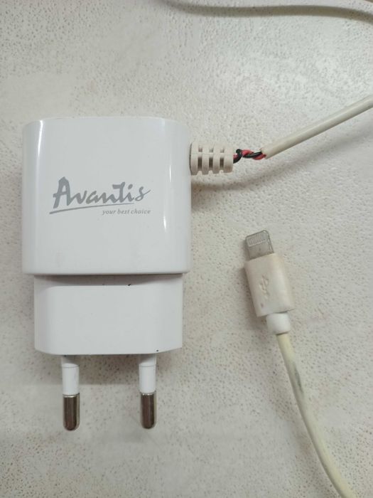 Зарядка для iPhone блок питания Avantis A802