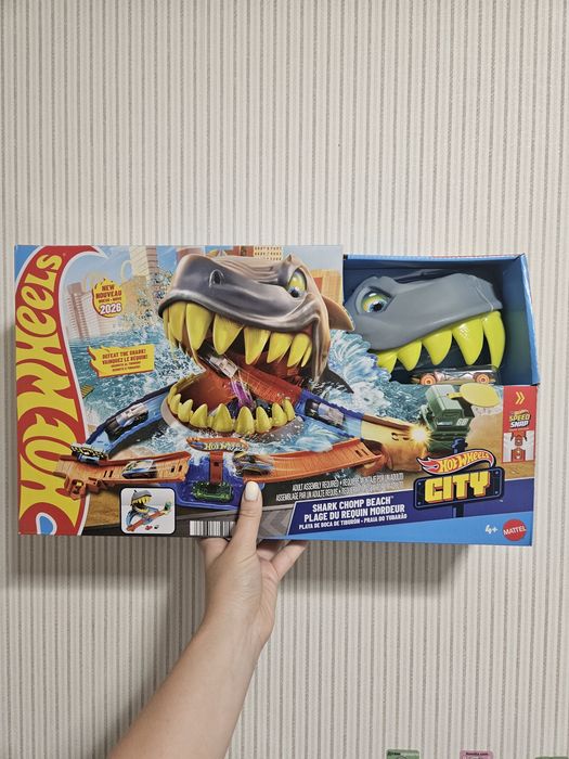 Ігровий набір Hot Wheels City Пляжна атака акули