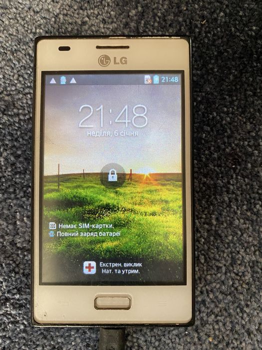 Продам дешево телефонLG