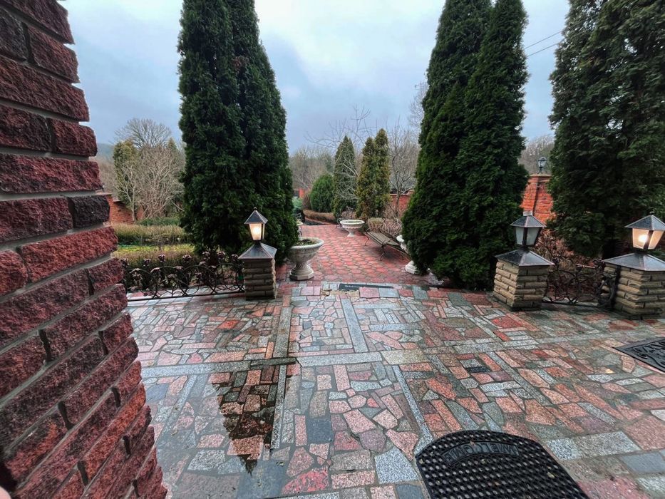 Продаж розкішного та унікального домоволодіння в м. Корсунь !