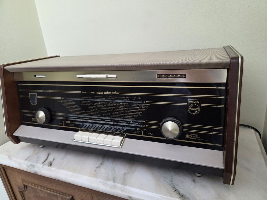 Rádio Philips stereo antigo
