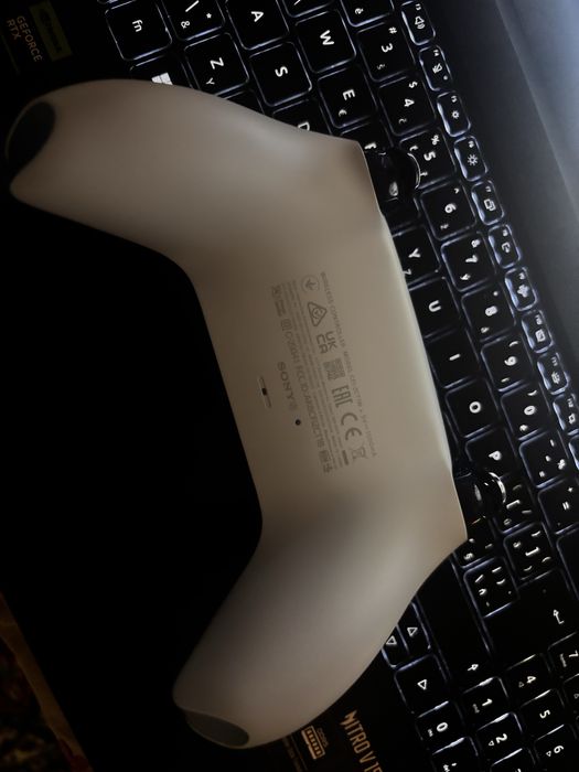 продам джойстик пс5