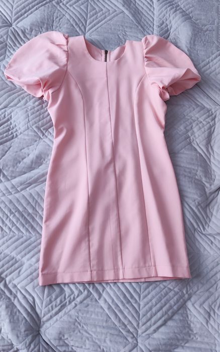 Sukienka koktajlowa z bufkami By o La La