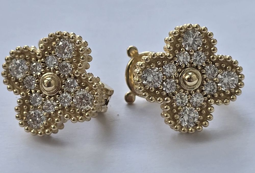 Сережки Van Cleef & Arpels з натуральними діамантами