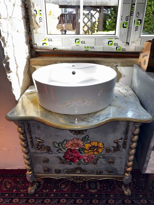 Umywalka dekoracyjna z szafką