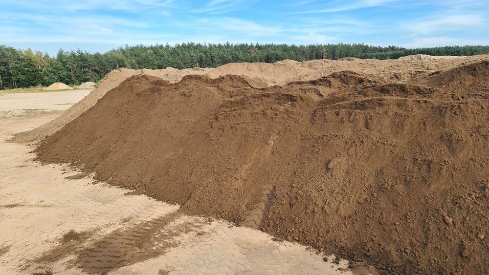 Ziemia pod trawnik siana świeża