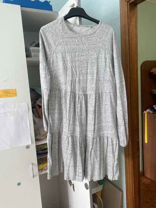 Віддам старі сукні 36 р