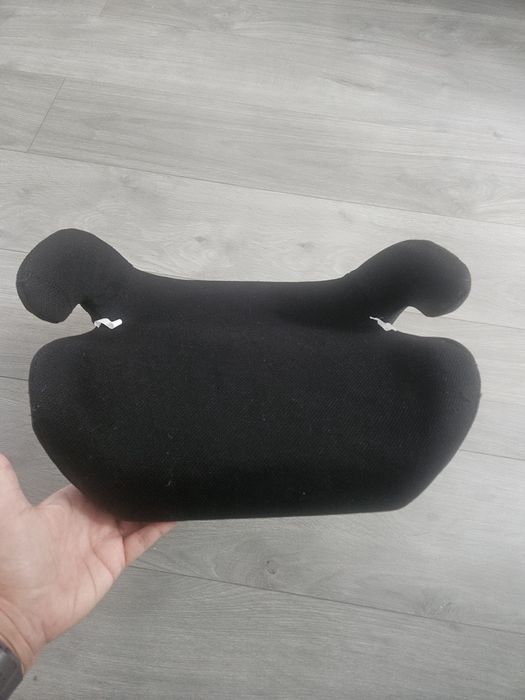 Fotelik podstawka plastikowa czarna siedzisko do samochodu