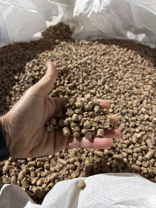 Продам топливную пеллету(пшеничные отруби+отходы семечки)