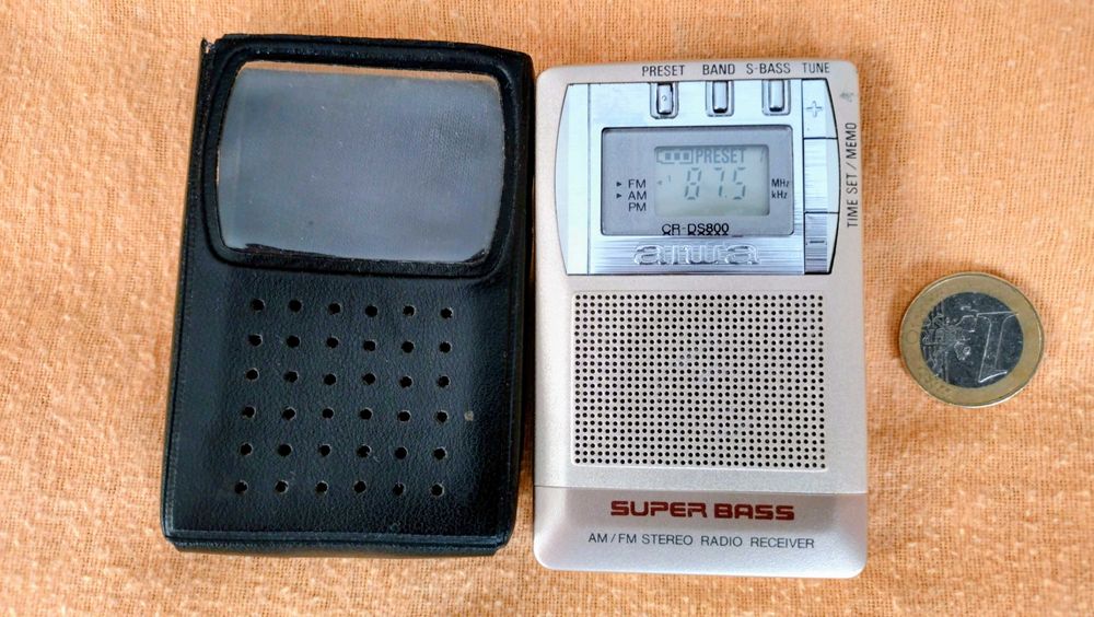 Mini Radio Bolso Raro Colecao Aiwa CR-DS800 FM/AM