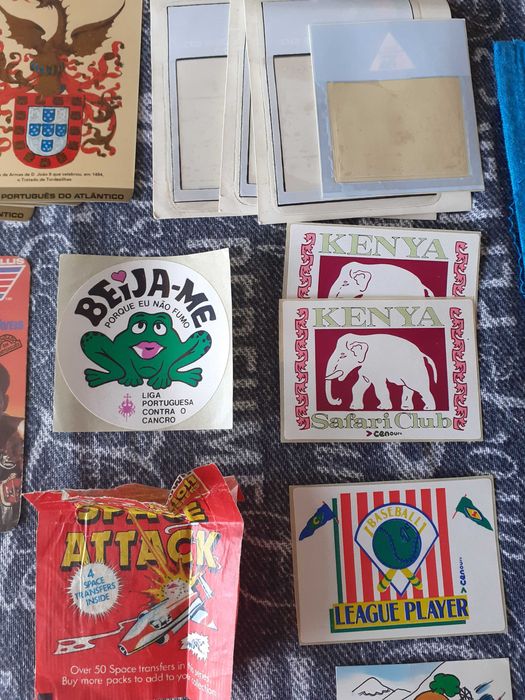 Merchandise e bilhetes antigos