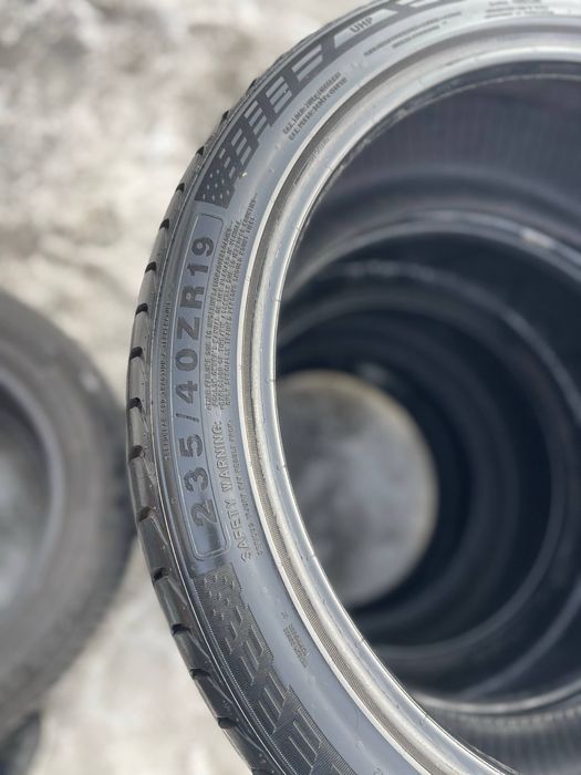Шини, резина 235/40 r19 літо