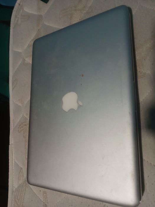 Tenho esse mac da Apple ( para peças) s/ carregador