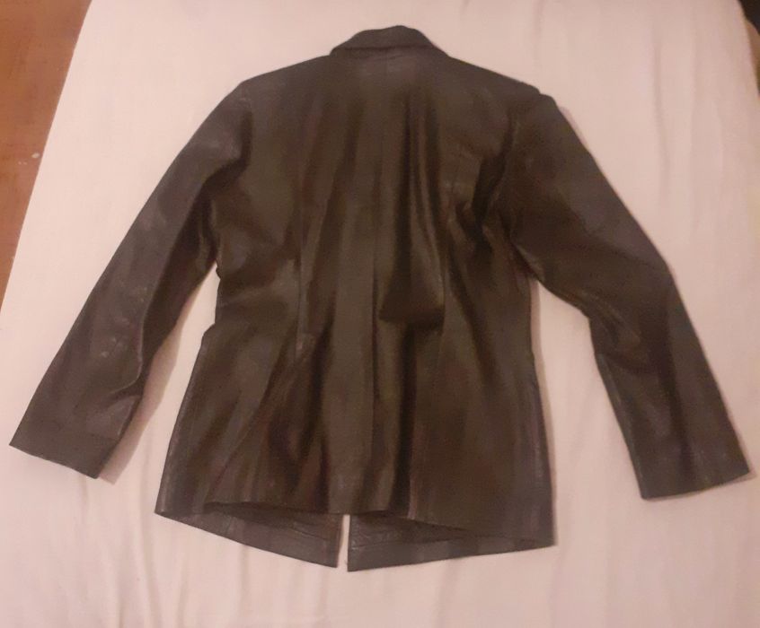 Casaco preto de cabedal senhora