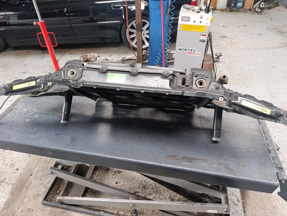 BMW E39 pas przedni, wentylator,plus chłodnice