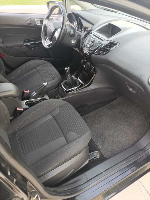 Ford Fiesta 1.5 TDCi Titanium 75cv (2012) – Excelente Estado – Distribuição Nova