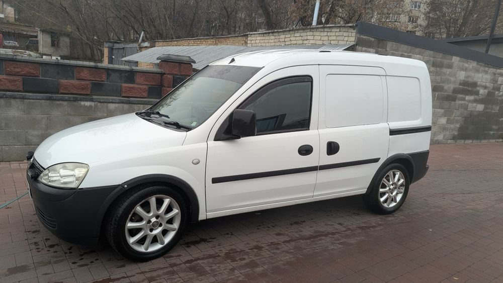 Опель Комбо 2011 для військових, волонтерів 1,3д